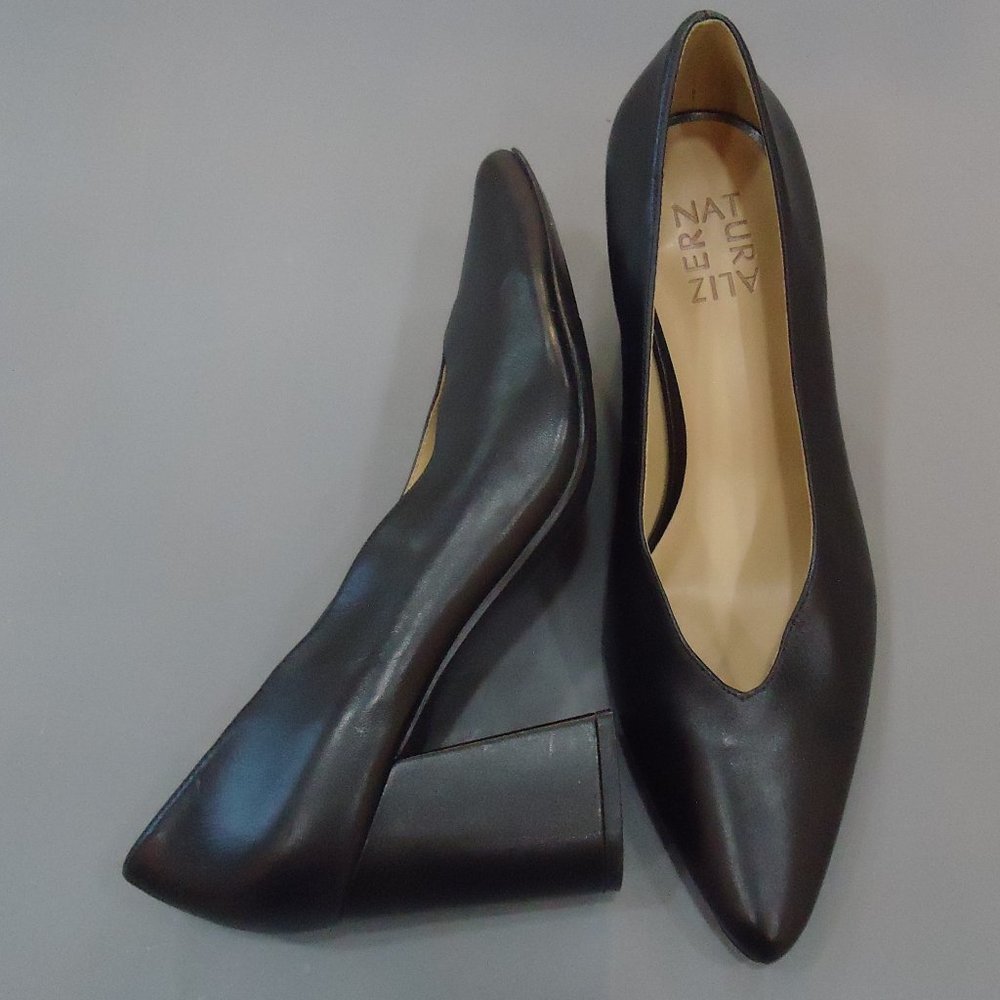 Naturalizer Black Heels Classic Design